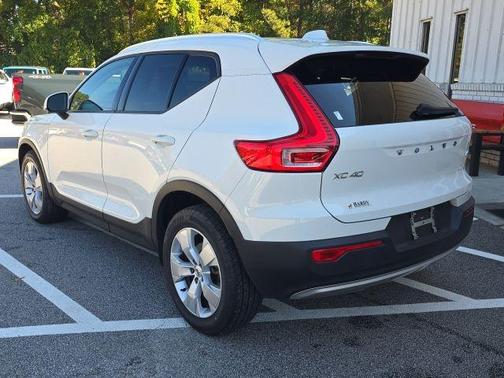 2020 Volvo XC40 T5 Momentum