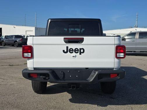 2023 Jeep Gladiator Sport