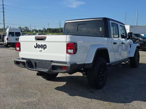 2023 Jeep Gladiator Sport