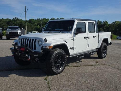 2023 Jeep Gladiator Sport