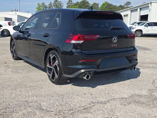 2024 Volkswagen Golf GTI 2.0T SE