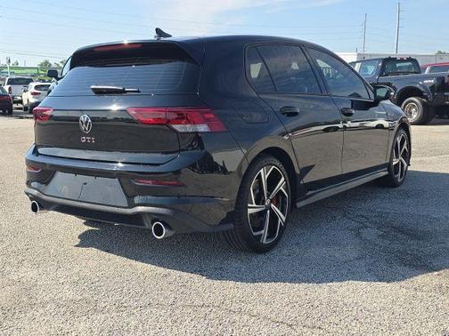 2024 Volkswagen Golf GTI 2.0T SE