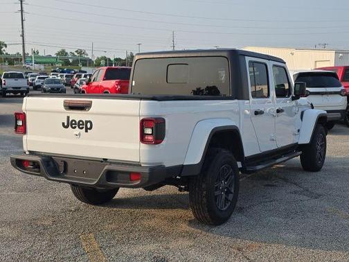 2024 Jeep Gladiator Sport