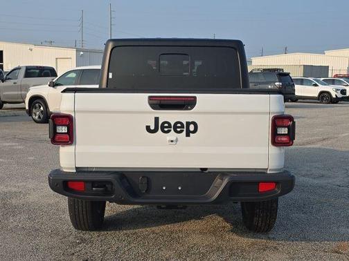 2024 Jeep Gladiator Sport