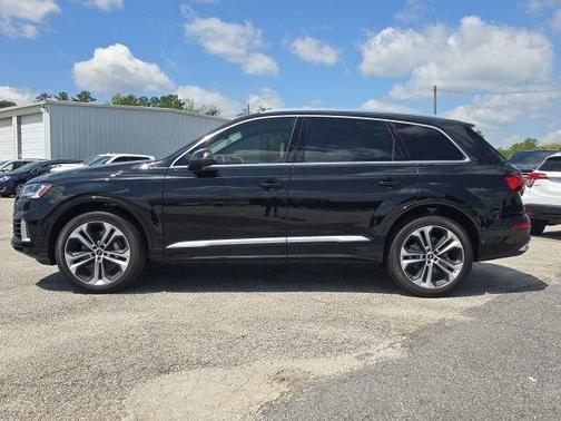 2023 Audi Q7 55 Premium Plus