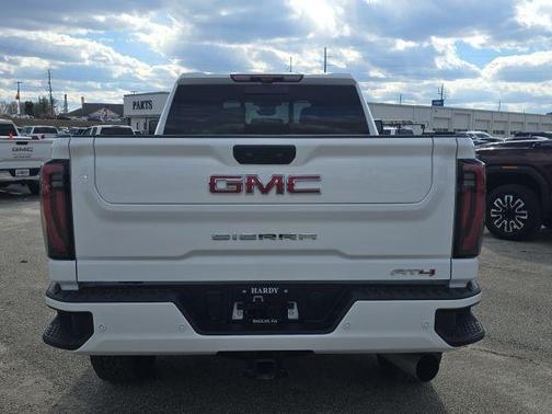 2024 GMC Sierra 2500 AT4