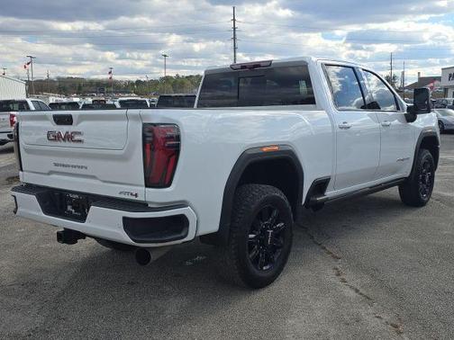 2024 GMC Sierra 2500 AT4