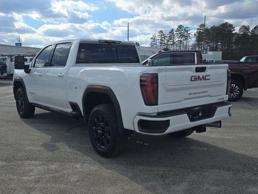 2024 GMC Sierra 2500 AT4