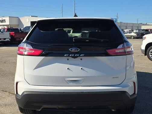 Oxford White 2024 Ford Edge SE