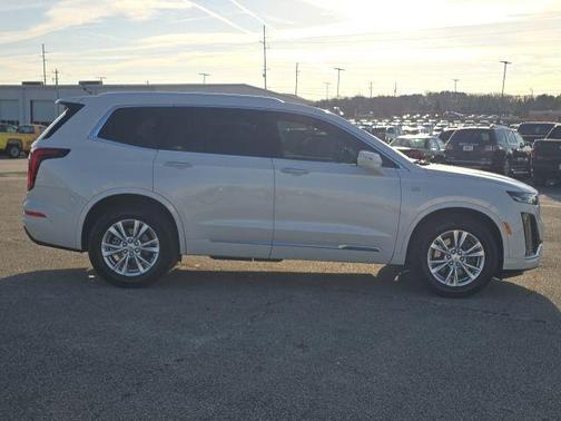 2024 Cadillac XT6 Luxury FWD