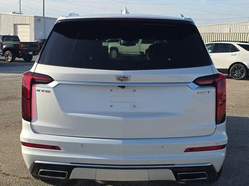 2024 Cadillac XT6 Luxury FWD
