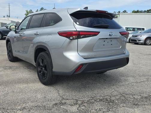 2023 Toyota Highlander Hybrid LE