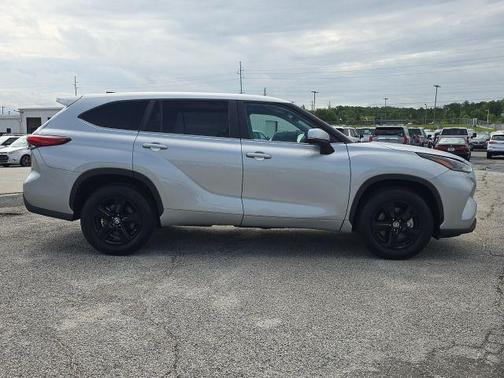 2023 Toyota Highlander Hybrid LE