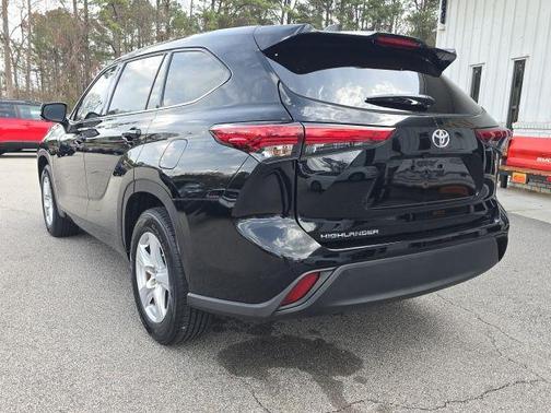 2022 Toyota Highlander L