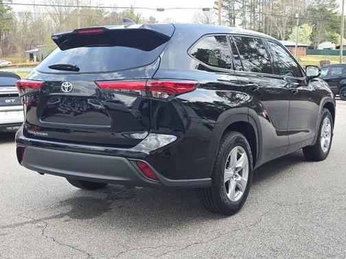 2022 Toyota Highlander L
