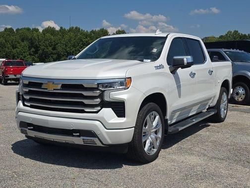 Iridescent Pearl Tricoat 2024 Chevrolet Silverado 1500 High Country