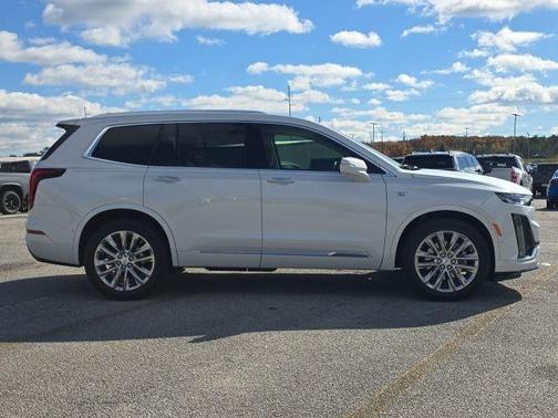 2023 Cadillac XT6 Premium Luxury FWD