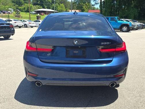 2021 BMW 330 i