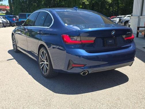 2021 BMW 330 i