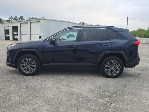 2022 Toyota RAV4 Hybrid XLE Premium