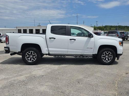 2022 GMC Canyon AT4 w/Cloth