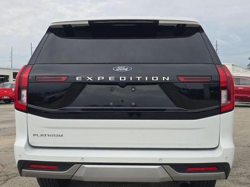 Oxford White 2025 Ford Expedition Platinum