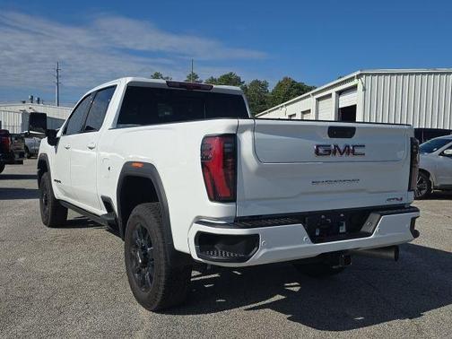 2025 GMC Sierra 2500 AT4