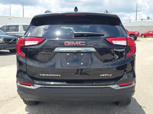 2023 GMC Terrain AT4