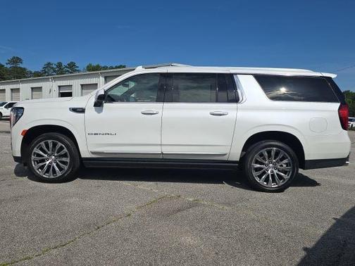 2022 GMC Yukon XL Denali