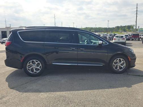 2022 Chrysler Pacifica Limited