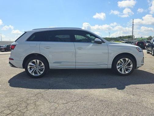 2023 Audi Q7 55 Premium Plus