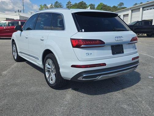 2023 Audi Q7 55 Premium Plus