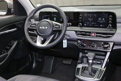 Steel Gray 2024 Kia Seltos LX