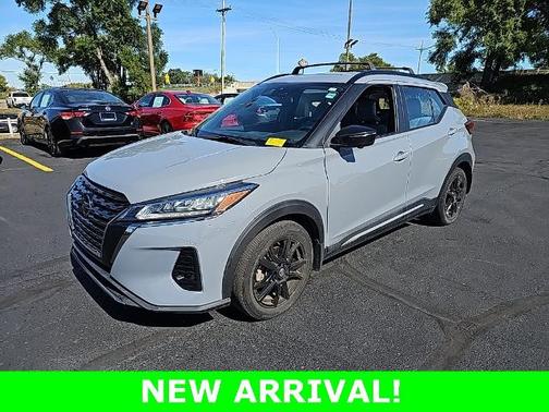 2021 Nissan Kicks SR