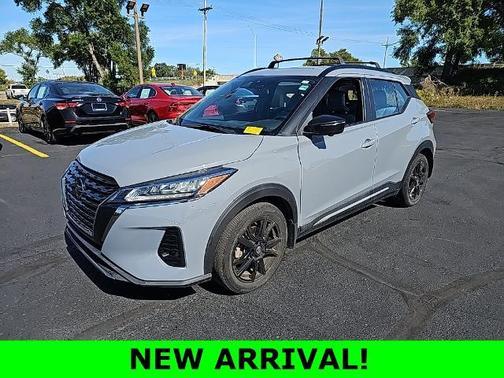 2021 Nissan Kicks SR