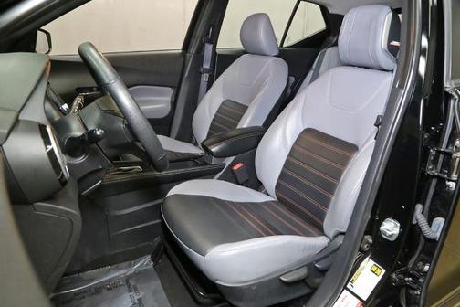 Super Black 2023 Nissan Kicks SR