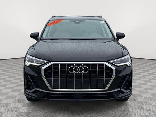 Mythos Black Metallic 2024 Audi Q3 45 S line Premium