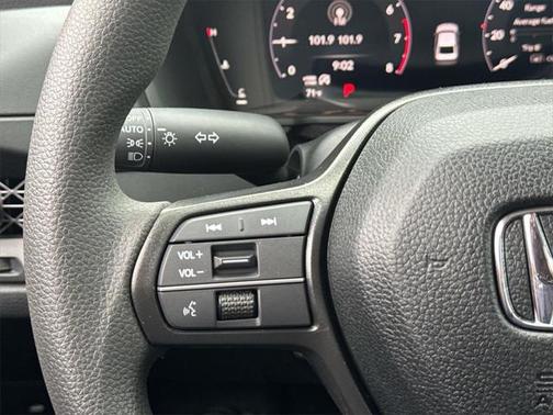 2025 Honda Accord LX 1.5T