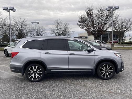 2020 Honda Pilot Touring 8-Passenger