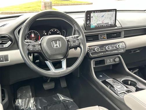 2023 Honda Pilot Touring 8-Passenger