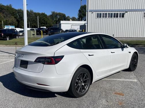 2022 Tesla Model 3 Standard Range