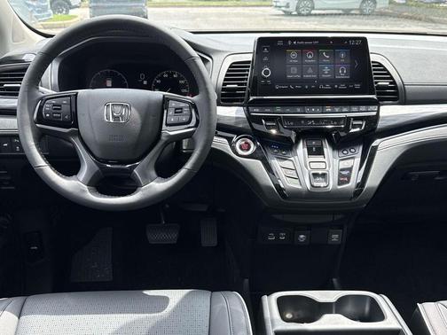 Modern Steel Metallic 2026 Honda Odyssey Elite