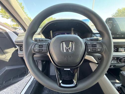 Platinum White Pearl 2026 Honda Accord SE