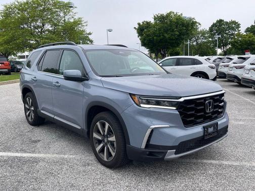 Grey 2025 Honda Pilot Touring 8-Passenger