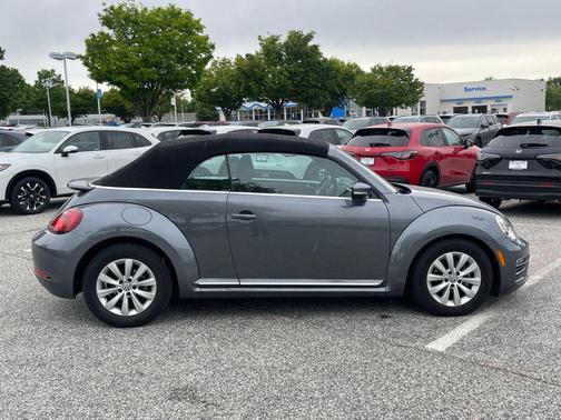 Platinum Gray Metallic/Black Roof 2019 Volkswagen Beetle 2.0T S