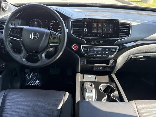 Crystal Black Pearl 2024 Honda Ridgeline Black