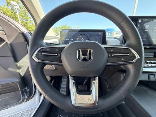 Snowfall Pearl 2026 Honda Prologue EX