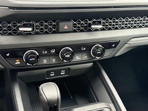 Platinum White Pearl 2026 Honda Accord SE
