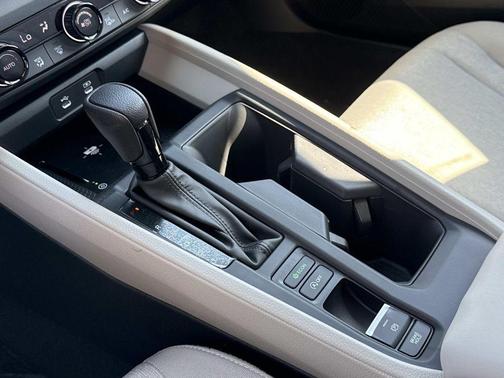 Meteorite Gray Metallic 2026 Honda Accord SE