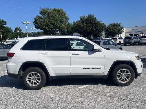 2020 Jeep Grand Cherokee Laredo